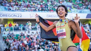 东契奇50+三双，独行侠冲西部前四