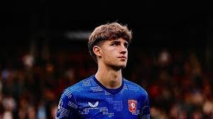 维蒂尼亚是第九位欧冠对英格兰球队戴帽球员，也是葡萄牙首人